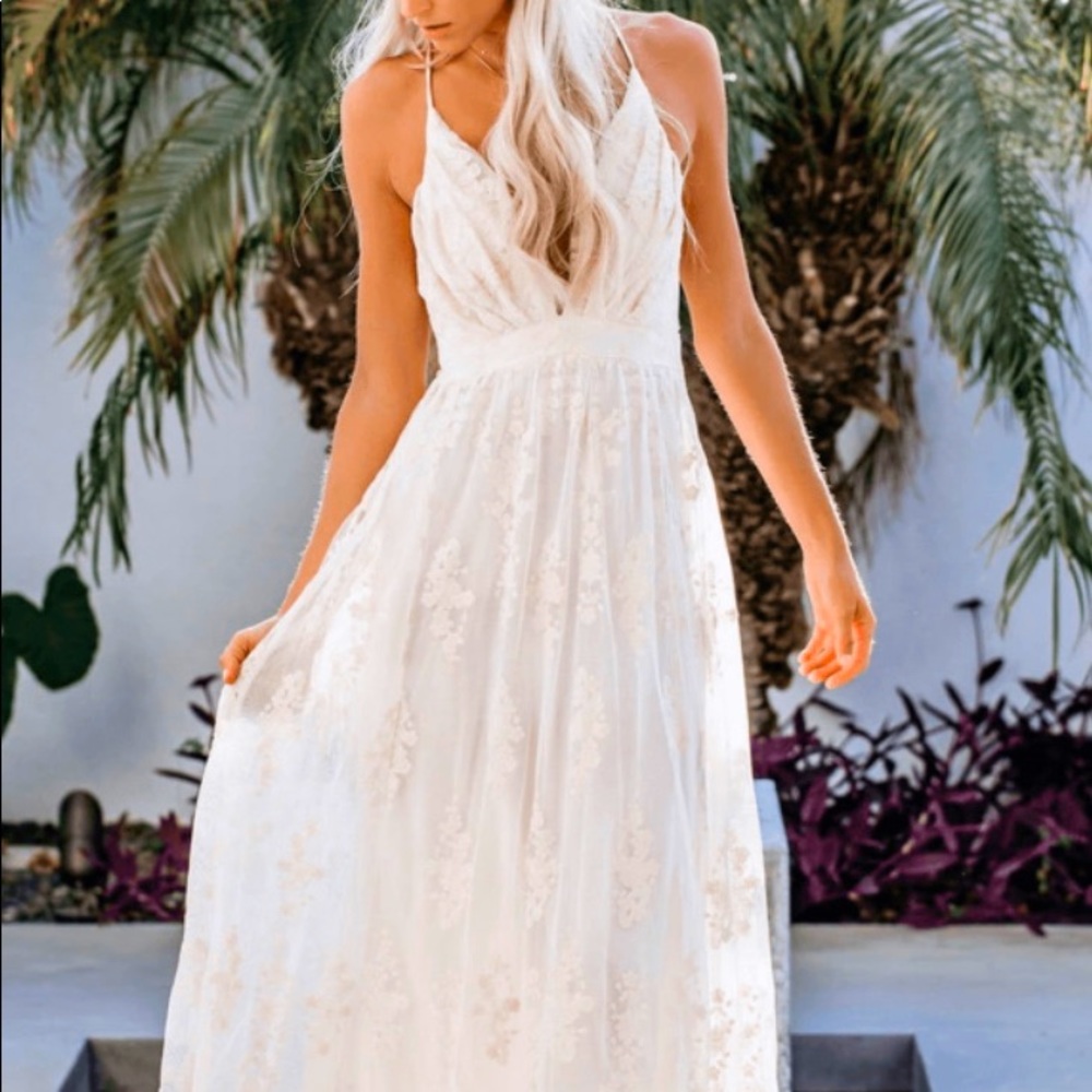 V Neck Open Back Lace Maxi Dress